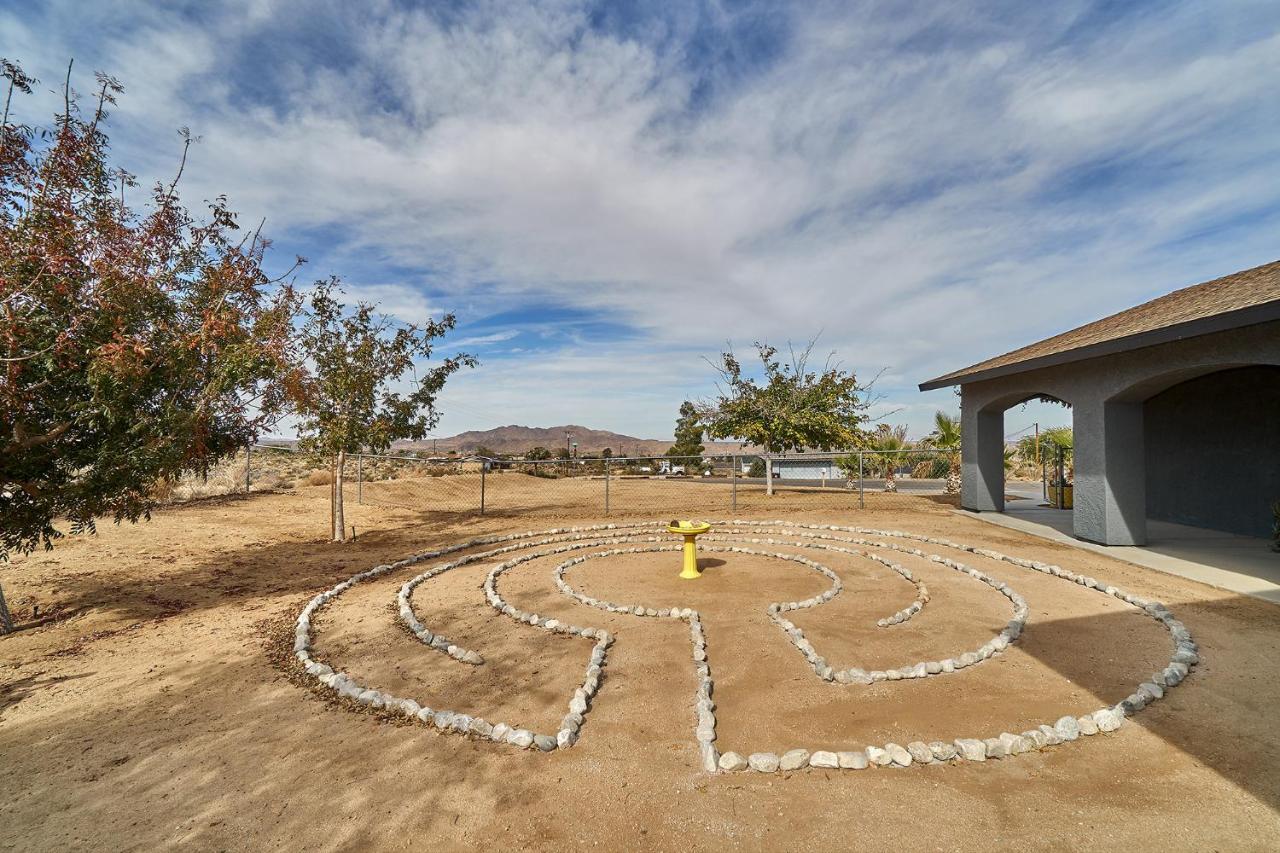 Eclectic Joshua Tree Villa ภายนอก รูปภาพ